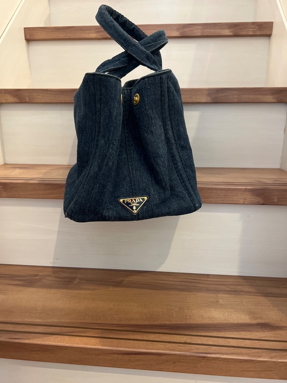 プラダ  （ブランドバッグ）の商品画像 - 査定依頼日：2026年3月20日 - 最高査定価格：40,000円