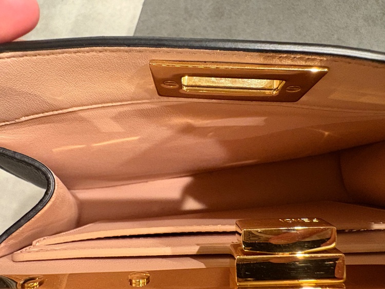 フェンディ  （ブランドバッグ）の商品画像 - 査定依頼日：2026年1月14日 - 最高査定価格：240,000円