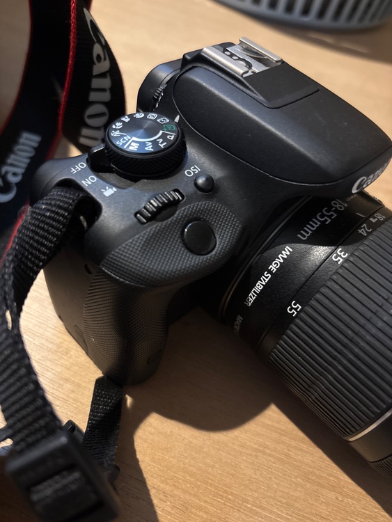 EOS kiss X7 （カメラ）の商品画像 - 査定依頼日：2025年10月24日 - 最高査定価格：26,000円