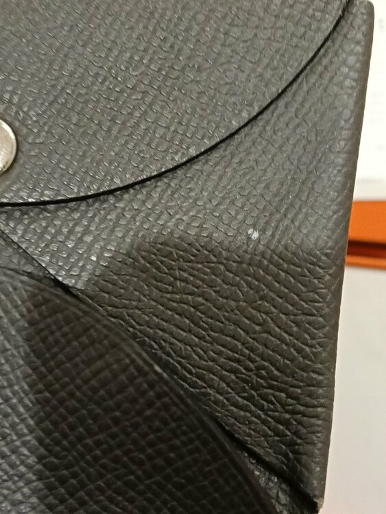 財布（ブランドバッグ）の商品画像 - 査定依頼日：2026年4月16日 - 最高査定価格：35,000円