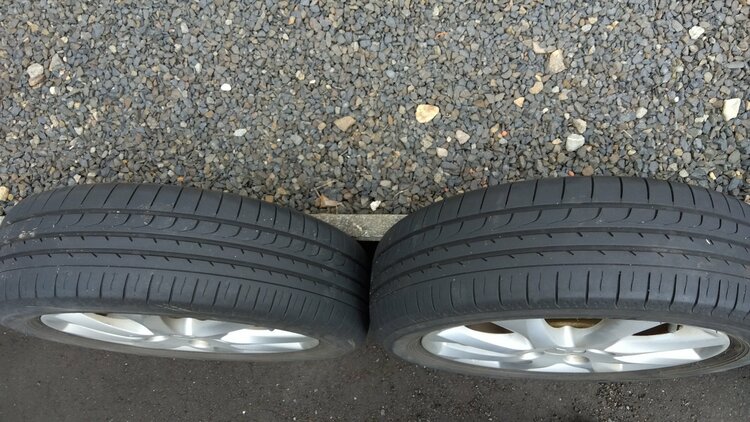 アルミホイール付き夏タイヤ（カー用品）の商品画像 - 査定依頼日：2026年4月12日 - 最高査定価格：5,000円