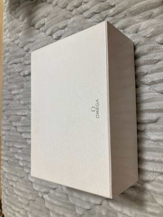 オメガ シーマスター OMEGA232.30.46.21.01.00（高級時計）の商品画像 - 査定依頼日：2024年12月18日 - 最高査定価格：450,000円