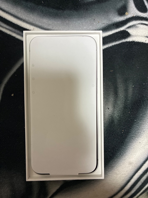 iPhone16e512GB（スマホ）の商品画像 - 査定依頼日：2026年5月16日 - 最高査定価格：86,000円