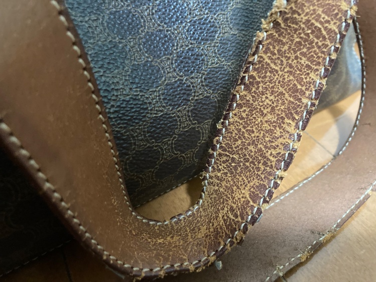 マカダム　肩掛けトート（ブランドバッグ）の商品画像 - 査定依頼日：2026年3月25日 - 最高査定価格：9,000円