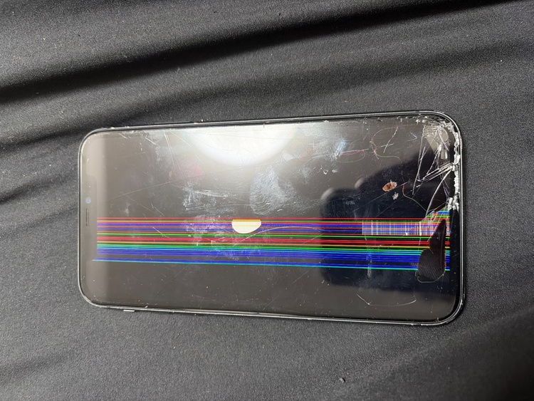 iPhone11 Pro 64GB SIMフリー（スマホ）の商品画像 - 査定依頼日：2026年2月18日 - 最高査定価格：14,000円