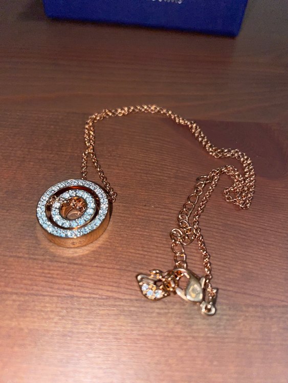 スワロフスキー（宝石）の商品画像 - 査定依頼日：2023年11月6日 - 最高査定価格：5,500円