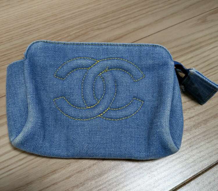 2934543（ブランド財布・小物）の商品画像 - 査定依頼日：2025年4月8日 - 最高査定価格：30,000円