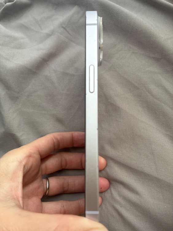 iPhone 14 256GB 楽天モバイル（スマホ）の商品画像 - 査定依頼日：2025年11月24日 - 最高査定価格：47,000円