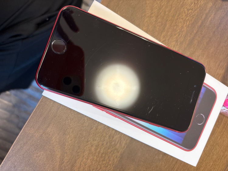 iPhone SE (第 2 世代) 64GB Softbank（スマホ）の商品画像 - 査定依頼日：2026年4月23日 - 最高査定価格：10,000円