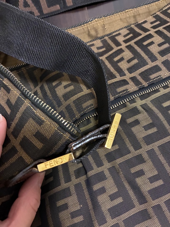 ショルダーバッグ（ブランドバッグ）の商品画像 - 査定依頼日：2025年11月19日 - 最高査定価格：20,000円