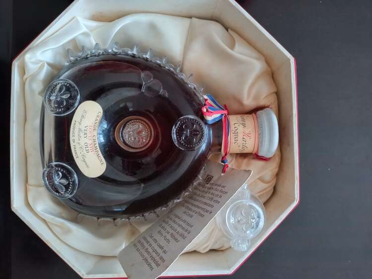 ブランデー レミーマルタン （お酒）の商品画像 - 査定依頼日：2025年2月22日 - 最高査定価格：100,000円