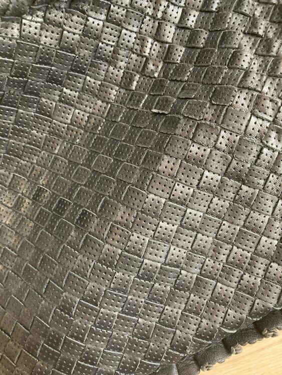 ボッテガ・ヴェネタ  （ブランドバッグ）の商品画像 - 査定依頼日：2025年2月6日 - 最高査定価格：120,000円