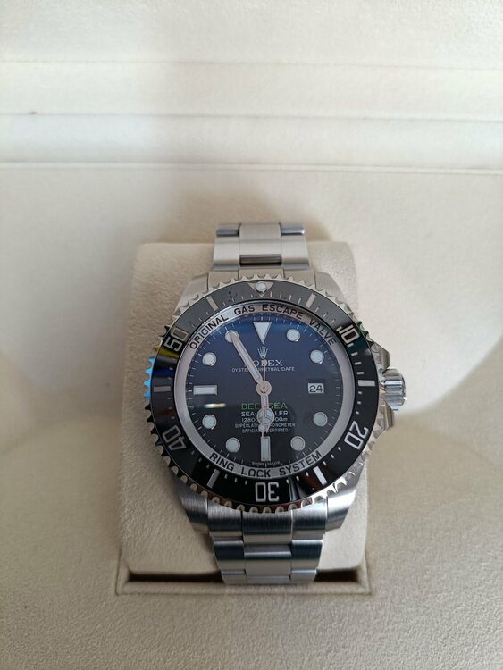 ロレックス シードゥエラー 116660（高級時計）の商品画像 - 査定依頼日：2026年3月15日 - 最高査定価格：1,900,000円