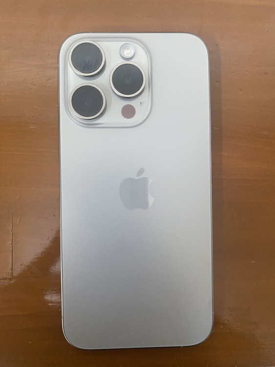 iPhone 15 Pro 128GB au（スマホ）の商品画像 - 査定依頼日：2026年1月25日 - 最高査定価格：77,000円