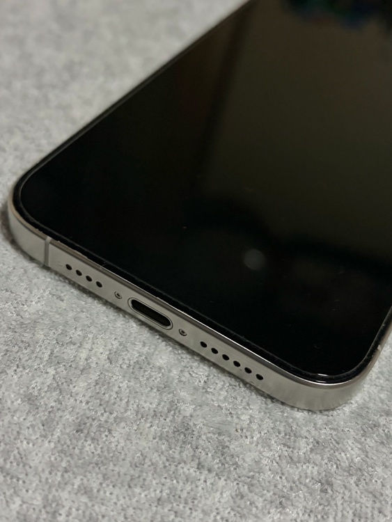 iPhone iPhone 15 Pro Max 256GB au（スマホ）の商品画像 - 査定依頼日：2026年6月24日 - 最高査定価格：102,500円