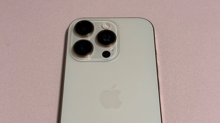 iPhone iPhone 16 Pro 128GB SIMフリー（スマホ）の商品画像 - 査定依頼日：2026年6月20日 - 最高査定価格：103,000円