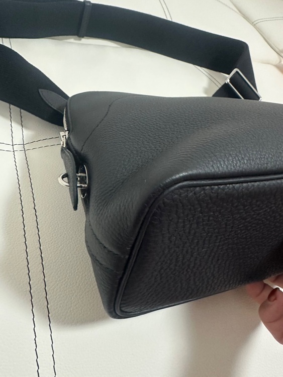 ボリード メッセンジャー（ブランドバッグ）の商品画像 - 査定依頼日：2025年11月16日 - 最高査定価格：900,000円