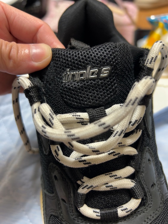 バレンシアガ  （ブランドバッグ）の商品画像 - 査定依頼日：2025年10月17日 - 最高査定価格：18,000円