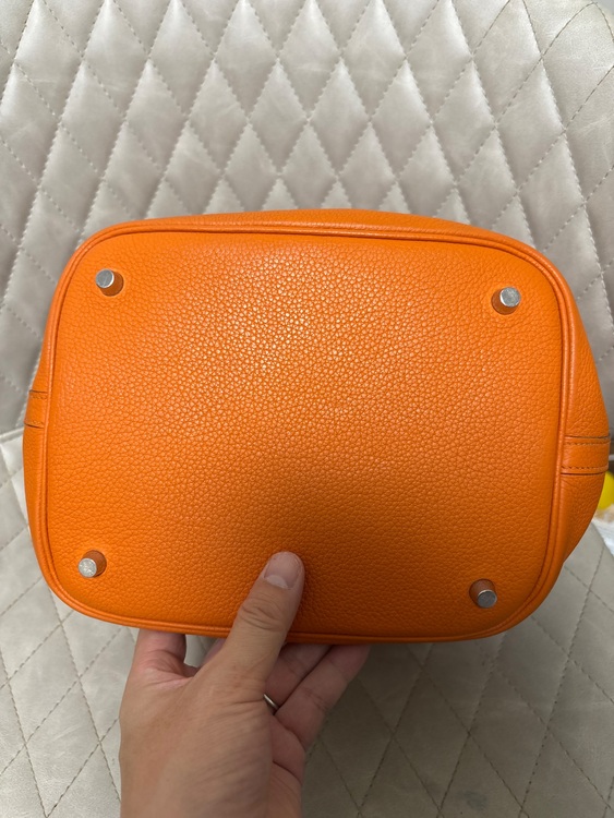 ピコタン　◻︎M（ブランドバッグ）の商品画像 - 査定依頼日：2025年11月27日 - 最高査定価格：240,000円