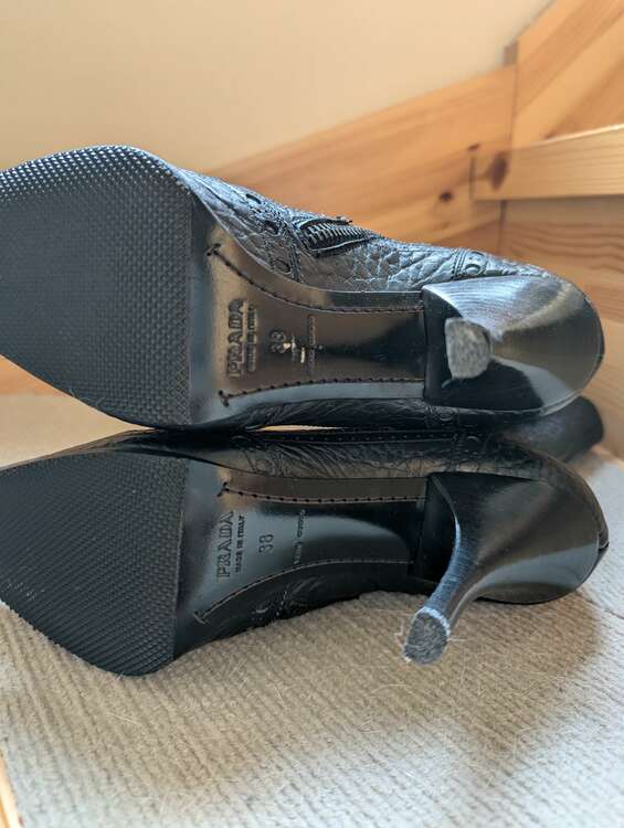 プラダ  （ブランドバッグ）の商品画像 - 査定依頼日：2025年5月27日 - 最高査定価格：30,000円