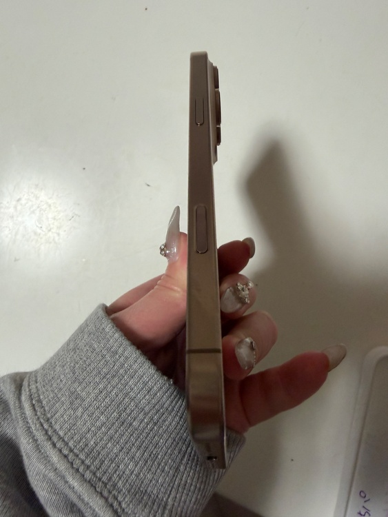 iPhone 16 Pro Max 256GB SIMフリー（スマホ）の商品画像 - 査定依頼日：2026年2月20日 - 最高査定価格：129,000円