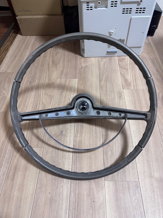 シボレー・インパラ 1960年 旧車 ステアリング ハンドル レトロ ビンテージ（カー用品）の商品画像 - 査定依頼日：2026年4月10日 - 最高査定価格：10,000円