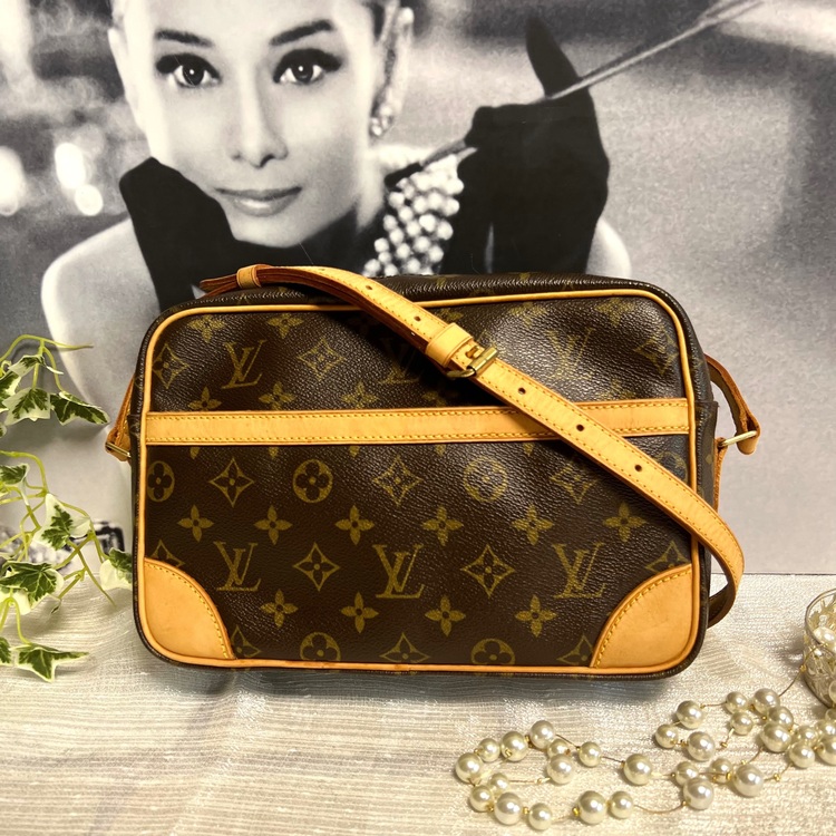 モノグラム　トロカデロ27 ショルダーバッグ（ブランドバッグ）の商品画像 - 査定依頼日：2022年7月30日 - 最高査定価格：32,500円