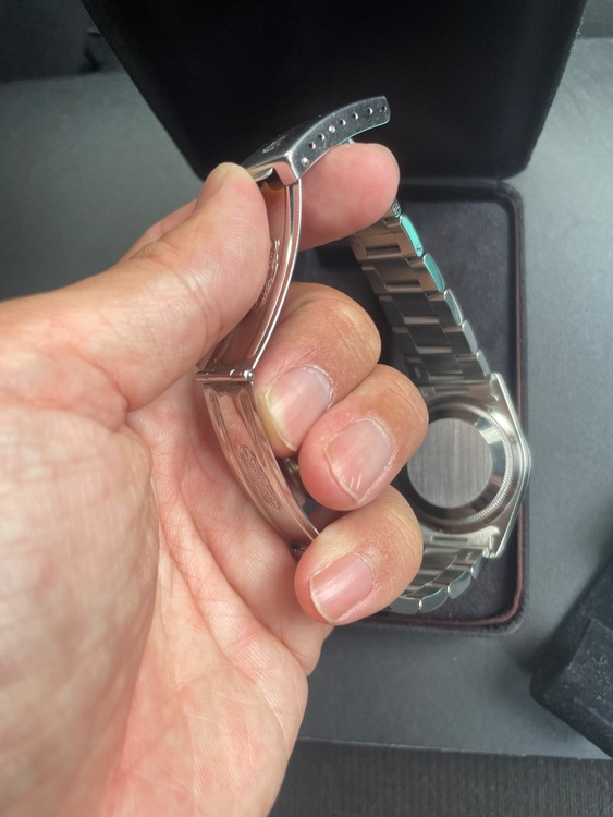 エクスプローラー　ティファニーダブルネーム（高級時計）の商品画像 - 査定依頼日：2025年8月27日 - 最高査定価格：4,000,000円