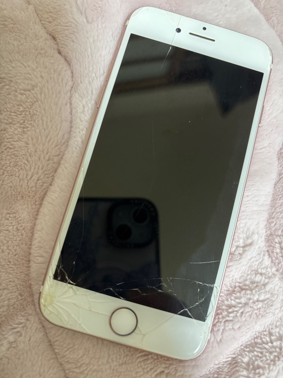 iPhone SE (第 3 世代) 128GB SIMフリー（スマホ）の商品画像 - 査定依頼日：2026年1月19日 - 最高査定価格：25,000円