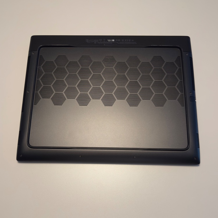 Alienware m18 R1 RTX 4090（PC・タブレット）の商品画像 - 査定依頼日：2025年6月3日 - 最高査定価格：1,500円