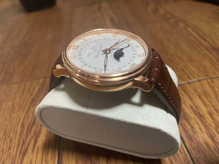 コンプリートカレンダー（高級時計）の商品画像 - 査定依頼日：2025年5月11日 - 最高査定価格：1,550,000円