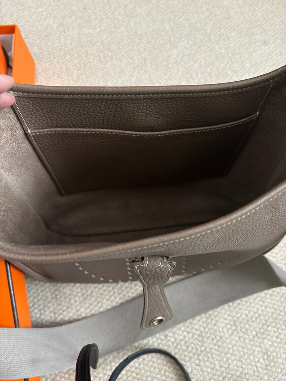 PM（ブランドバッグ）の商品画像 - 査定依頼日：2025年4月29日 - 最高査定価格：280,000円