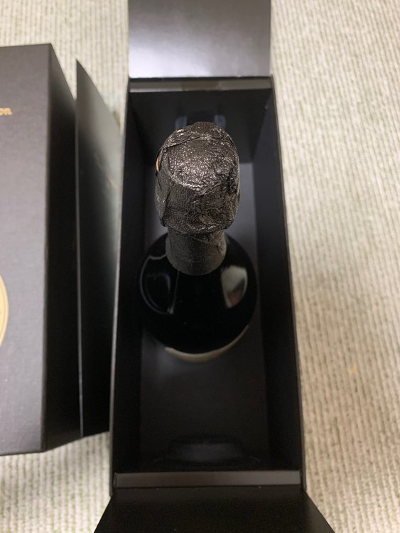 シャンパン ドン・ペリニヨン （お酒）の商品画像 - 査定依頼日：2023年7月24日 - 最高査定価格：18,000円