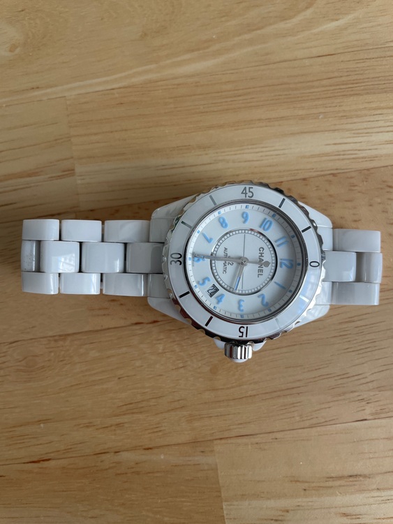 シャネル J12 （高級時計）の商品画像 - 査定依頼日：2025年6月22日 - 最高査定価格：320,000円