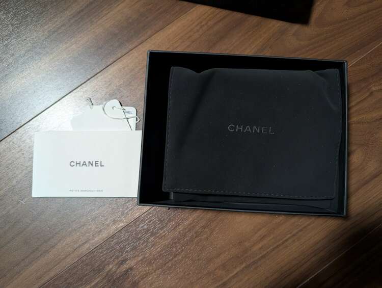 未使用　三つ折財布（ブランド財布・小物）の商品画像 - 査定依頼日：2025年1月13日 - 最高査定価格：35,000円