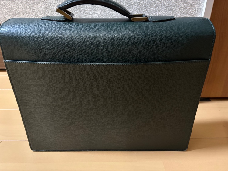 ルイヴィトン タイガ （ブランドバッグ）の商品画像 - 査定依頼日：2026年1月8日 - 最高査定価格：30,000円