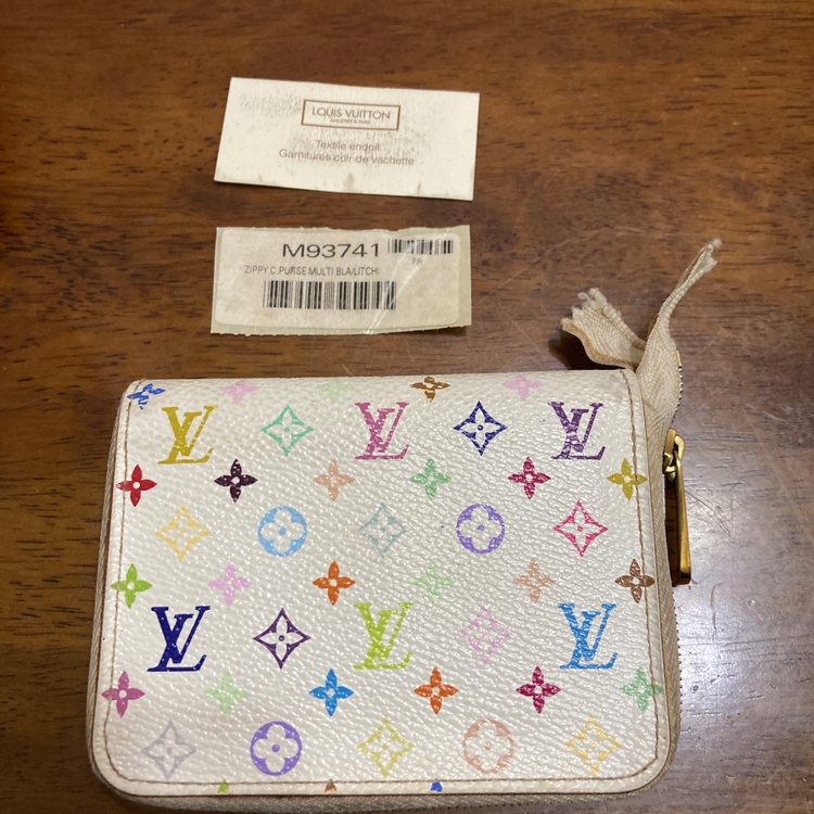 マルチカラー小銭入れ（ブランド財布・小物）の商品画像 - 査定依頼日：2025年12月8日 - 最高査定価格：10,000円