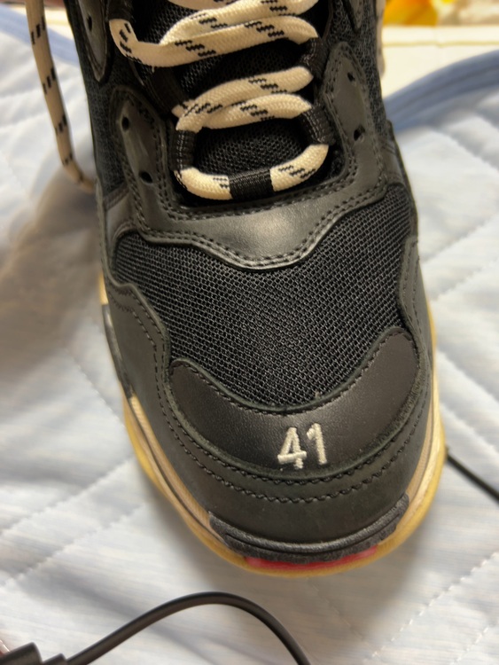 バレンシアガ  （ブランドバッグ）の商品画像 - 査定依頼日：2025年10月17日 - 最高査定価格：18,000円