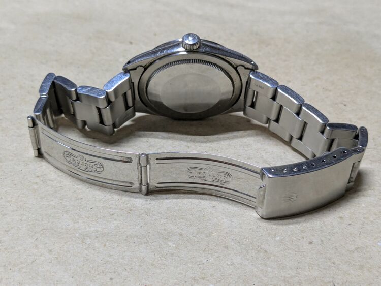 ロレックス エクスプローラー 1016（高級時計）の商品画像 - 査定依頼日：2025年11月17日 - 最高査定価格：4,000,000円