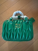 ミュウミュウ  （ブランドバッグ）の商品画像 - 査定依頼日：2025年10月6日 - 最高査定価格：160,000円