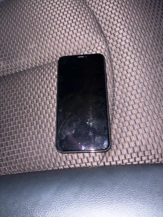 iPhoneX 256GB au（スマホ）の商品画像 - 査定依頼日：2026年2月3日 - 最高査定価格：11,000円