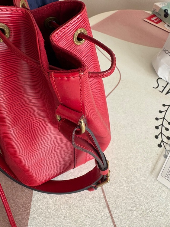 エピ（ブランドバッグ）の商品画像 - 査定依頼日：2026年4月24日 - 最高査定価格：50,000円