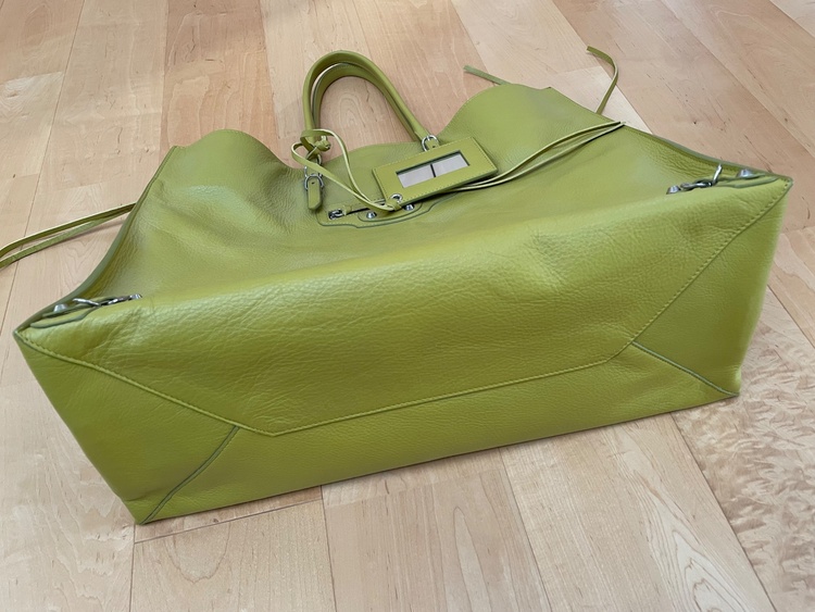 ジップアラウンド　A4   イエロー（古着・ファッション）の商品画像 - 査定依頼日：2026年3月23日 - 最高査定価格：43,000円