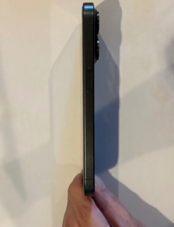 iPhone15Pro（スマホ）の商品画像 - 査定依頼日：2026年9月21日 - 最高査定価格：84,000円