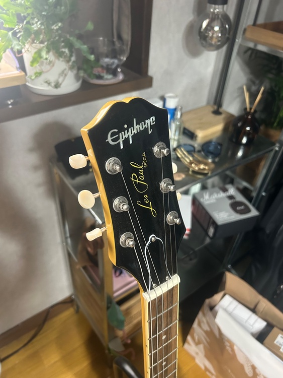 レスポールスペシャル（ピアノ・楽器・PA機材）の商品画像 - 査定依頼日：2026年3月23日 - 最高査定価格：16,000円