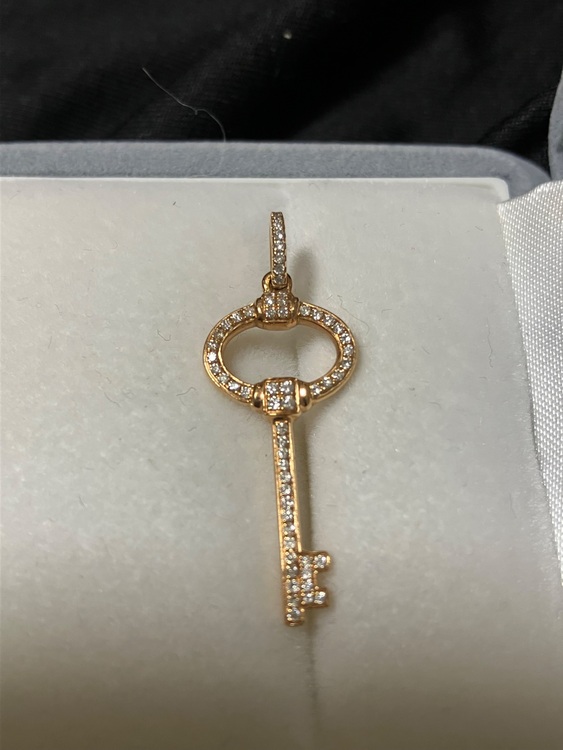 ダイヤモンドK18ペンダントトップ（金・貴金属）の商品画像 - 査定依頼日：2025年6月24日 - 最高査定価格：110,000円