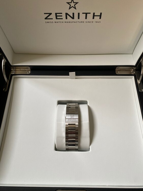 ゼニス エルプリメロ 03.2040.4061/01.M204（高級時計）の商品画像 - 査定依頼日：2024年11月1日 - 最高査定価格：650,000円