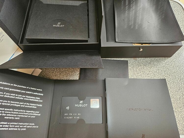 ウブロ ビックバン 1142487H14（高級時計）の商品画像 - 査定依頼日：2025年10月17日 - 最高査定価格：1,740,000円