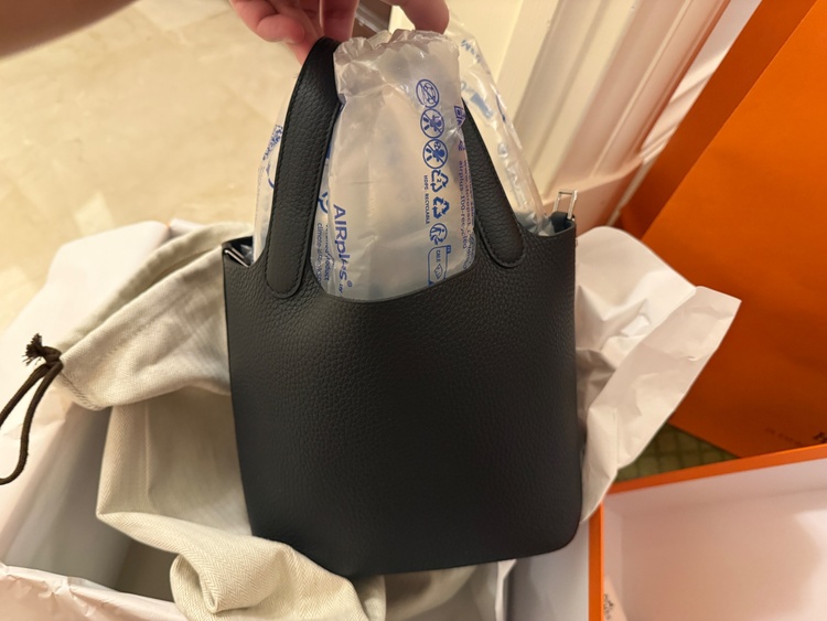 ピコタン18（ブランドバッグ）の商品画像 - 査定依頼日：2026年1月12日 - 最高査定価格：750,000円