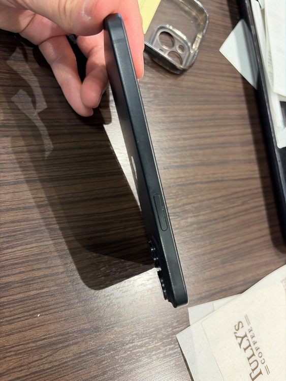 iPhone 15 256GB SIMフリー（スマホ）の商品画像 - 査定依頼日：2026年1月23日 - 最高査定価格：100,000円